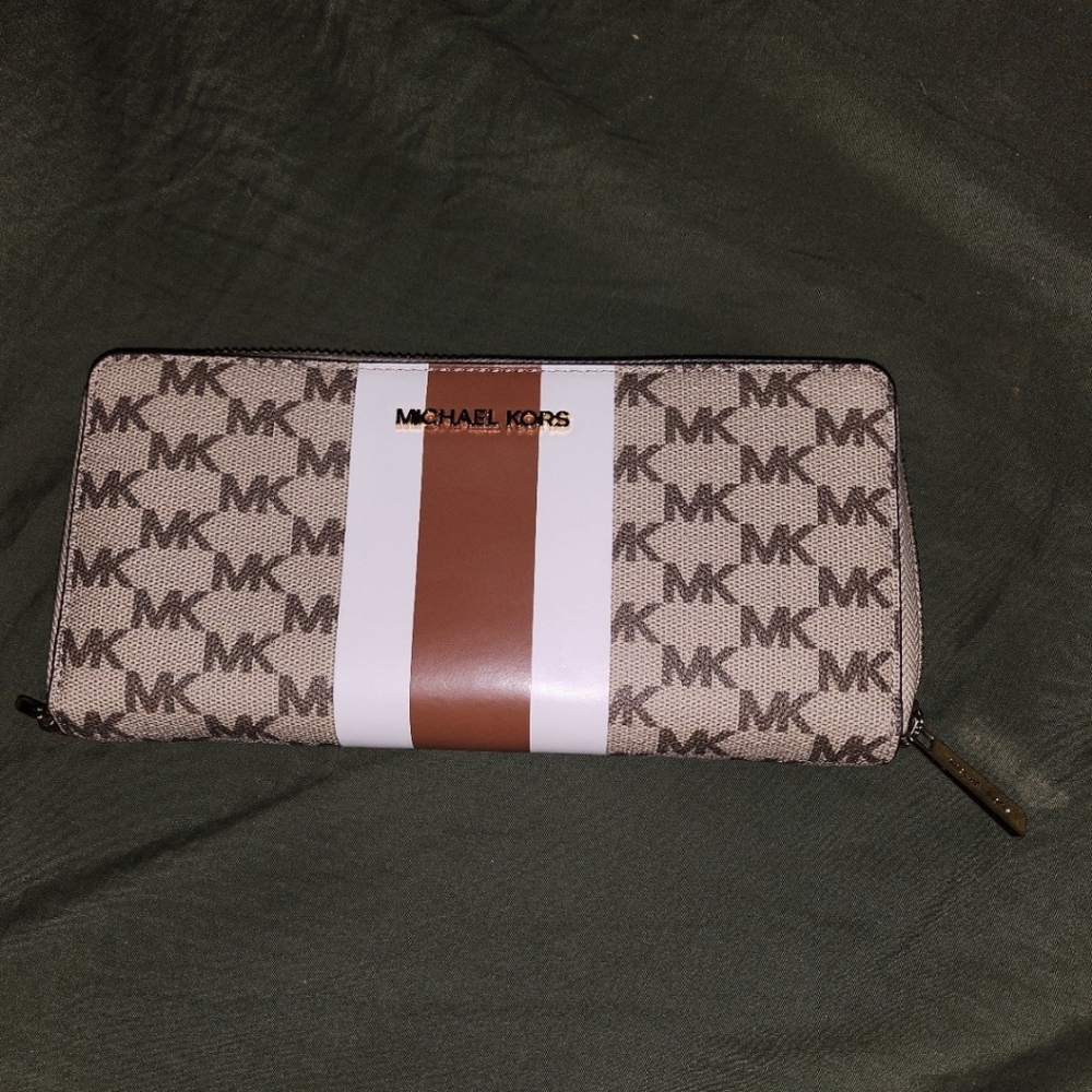 Michael kors large wallet